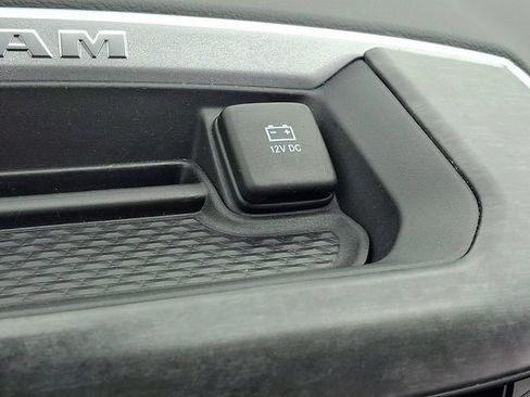 Used 2022 RAM 1500 Big Horn AWD/4WD image 29