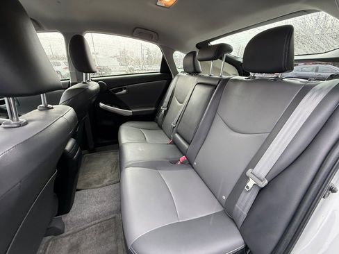 Used 2015 Toyota Prius Five w/ Advanced Technology Package image 18