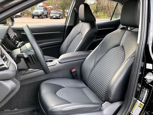 Certified 2023 Toyota Camry SE image 7