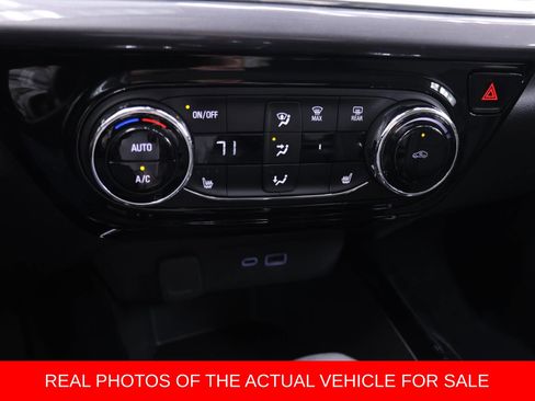 Used 2025 Chevrolet Trax ACTIV w/ Driver Confidence Package image 6