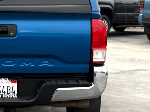 Used 2017 Toyota Tacoma SR5 image 10