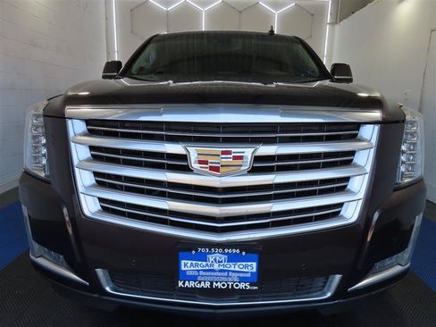 Used 2016 Cadillac Escalade Platinum AWD/4WD image 2