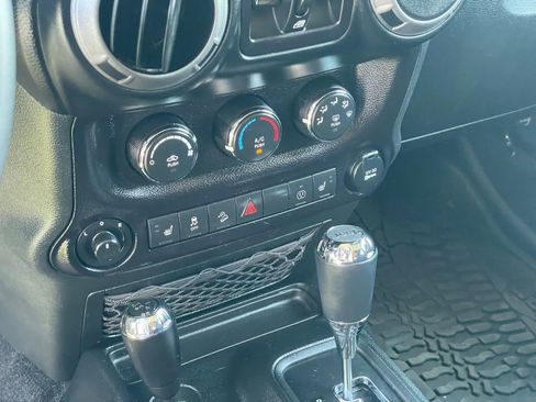 Used 2017 Jeep Wrangler Unlimited Sport image 21