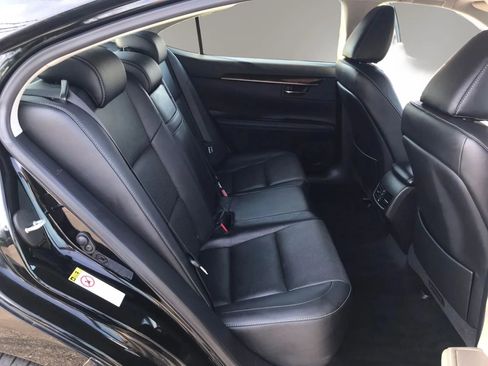 Used 2013 Lexus ES 350 w/ Luxury Pkg FWD image 50