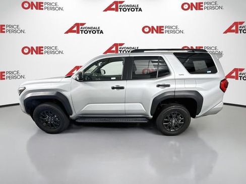 Certified 2025 Toyota 4Runner SR5 AWD/4WD image 5