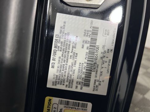 Used 2018 Ford Mustang GT Premium RWD image 29