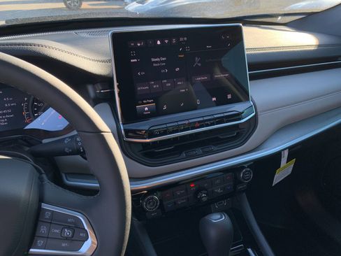 New 2026 Jeep Compass Limited image 19