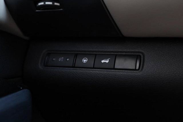 Certified 2025 Nissan Pathfinder SL FWD image 22