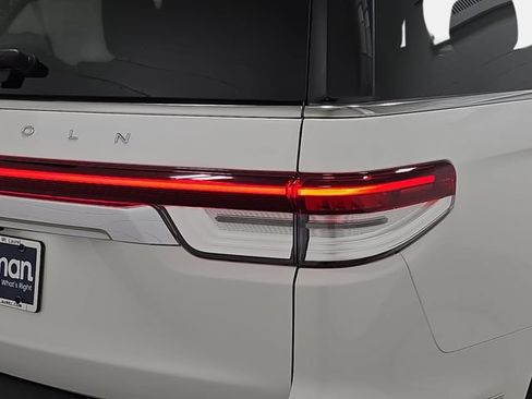 Certified 2024 Lincoln Navigator L Reserve AWD/4WD image 31