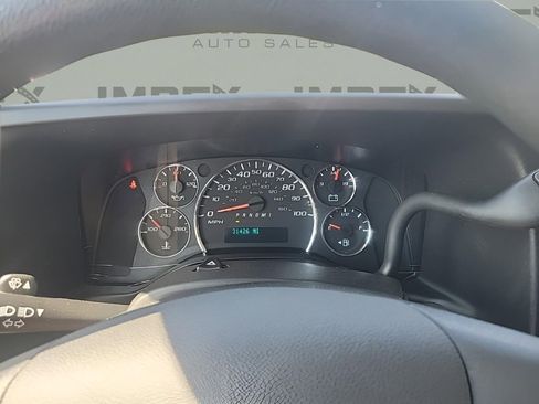 Used 2023 GMC Savana 2500 w/ Driver Convenience Package image 16