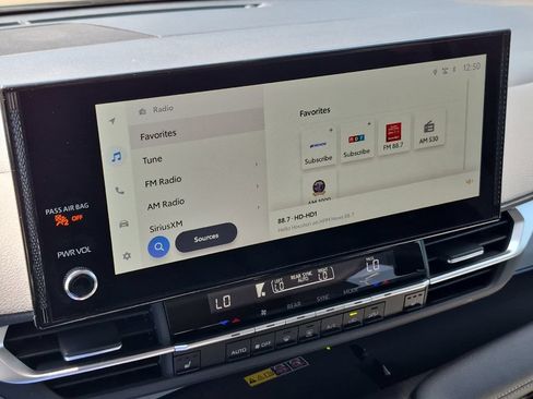 Certified 2026 Toyota Sienna XLE FWD image 18