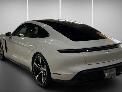 Used 2022 Porsche Taycan RWD image 3