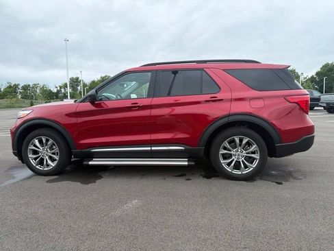 Certified 2023 Ford Explorer XLT w/ Equipment Group 202A AWD/4WD image 14