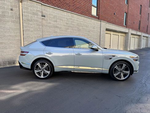 Used 2025 Genesis GV80 3.5T e-SC AWD/4WD image 2