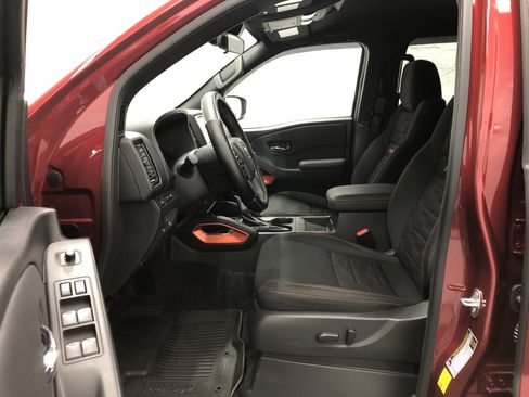 Used 2024 Nissan Frontier PRO-4X w/ Pro Convenience Package image 12