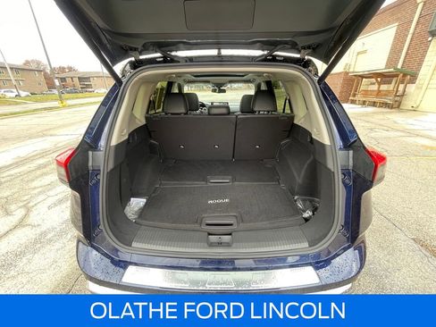 Used 2025 Nissan Rogue Platinum image 31