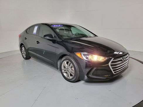 Used 2018 Hyundai Elantra SEL image 2