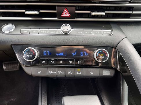 Certified 2023 Hyundai Elantra SEL w/ Convenience Package image 20