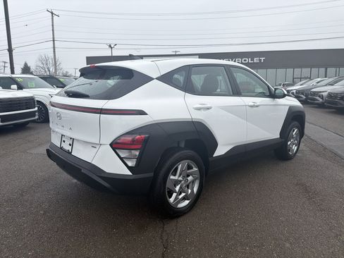 New 2026 Hyundai Kona SE image 3