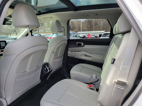 Certified 2025 Kia Sorento X-Line EX AWD/4WD image 23
