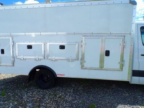 Used 2024 Mercedes-Benz Sprinter 3500 image 4