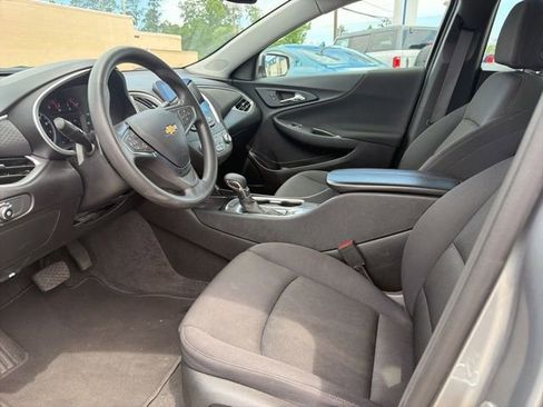Used 2024 Chevrolet Malibu LT FWD image 9