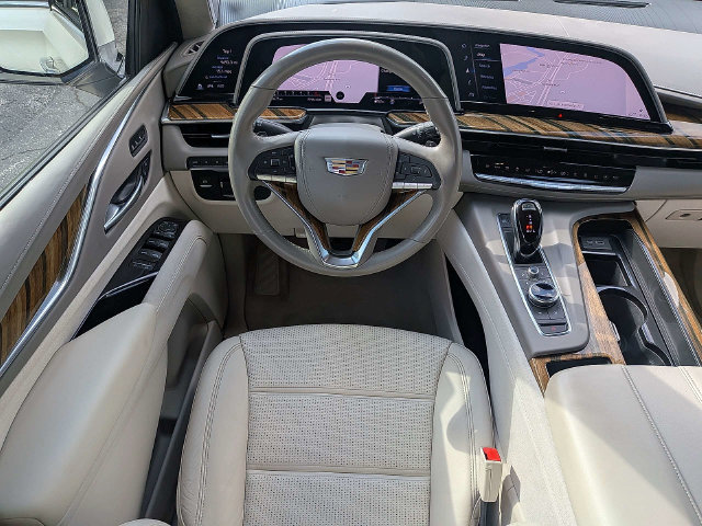 Used 2021 Cadillac Escalade Premium Luxury Platinum AWD/4WD image 17