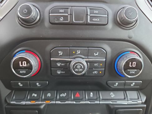 Used 2022 Chevrolet Silverado 1500 RST w/ Safety Package AWD/4WD image 18