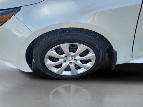 Used 2025 Toyota Corolla LE FWD image 24