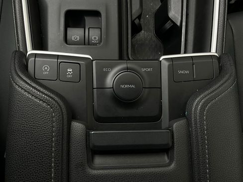 Used 2025 Toyota Grand Highlander FWD image 24