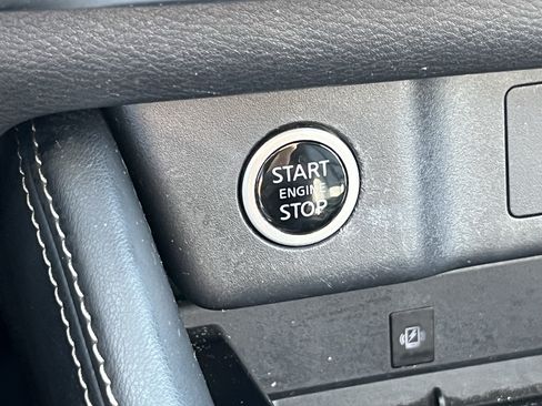 Used 2023 Nissan Rogue Platinum w/ Platinum Premium Package AWD/4WD image 32