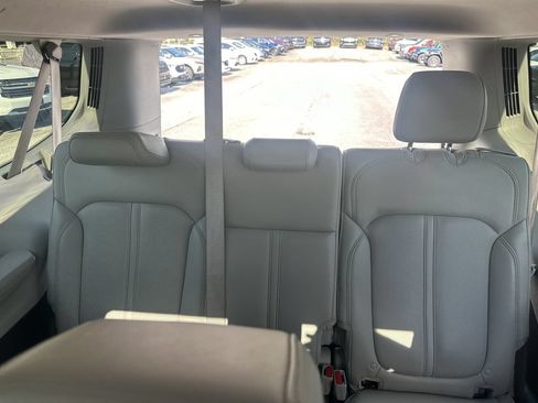 Used 2023 Jeep Wagoneer L 4WD w/ Premium Group I image 26