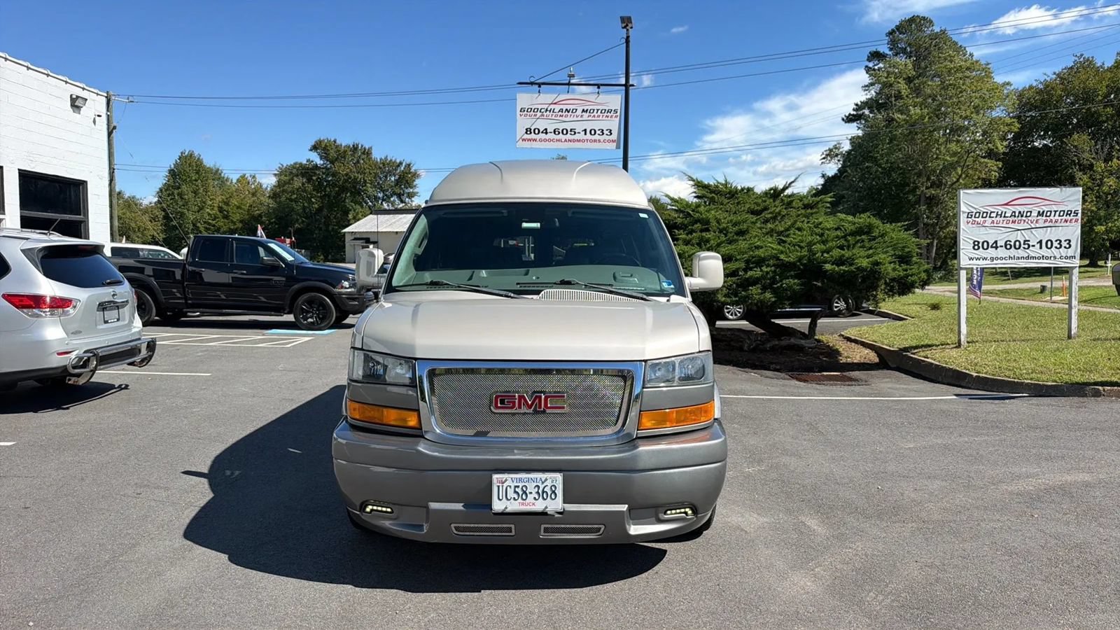 Used 2019 GMC Savana 2500 w/ Enhanced Convenience Package RWD image 2