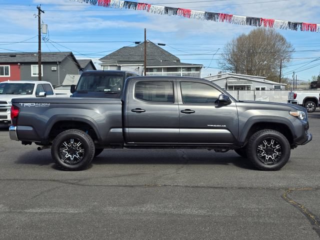 Used 2018 Toyota Tacoma TRD Off-Road AWD/4WD image 6