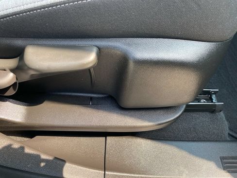Certified 2022 Chevrolet Equinox LS AWD/4WD image 12