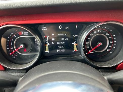 Used 2021 Jeep Wrangler Unlimited Rubicon AWD/4WD image 2
