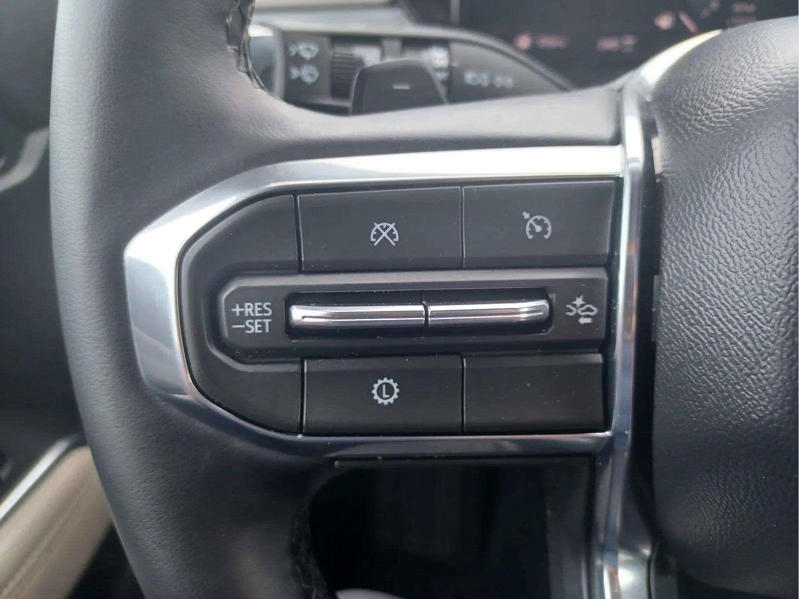 Used 2026 GMC Acadia AWD Elevation w/ Elevation Premium Package image 21