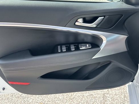 Used 2026 Genesis G70 2.5T RWD image 26