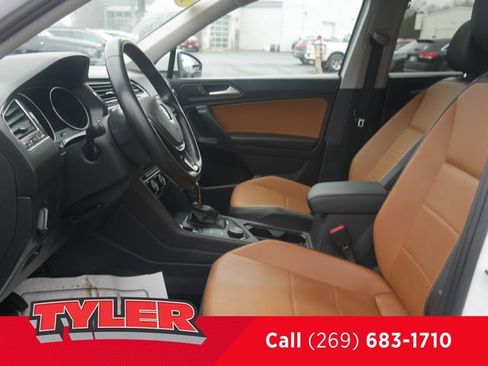 Used 2019 Volkswagen Tiguan SE image 38