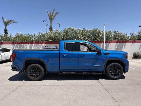 Used 2024 GMC Sierra 1500 Elevation AWD/4WD image 2