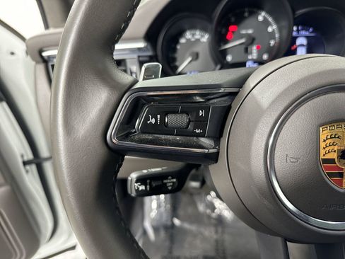 Used 2023 Porsche Macan Base image 12