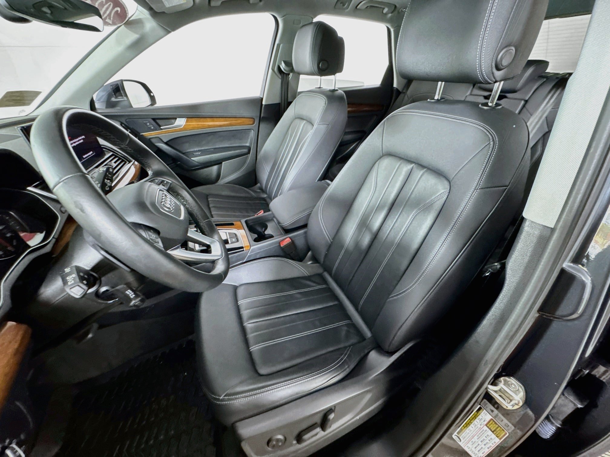 Used 2023 Audi Q5 2.0T Premium w/ Convenience Package AWD/4WD image 14