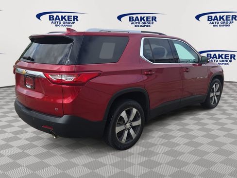 Used 2018 Chevrolet Traverse LT AWD/4WD image 3