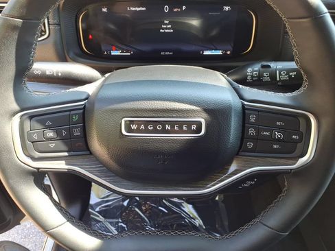 Used 2024 Jeep Wagoneer L Series III w/ Flexible Seating Group AWD/4WD image 31