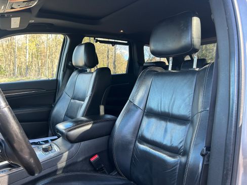 Used 2017 Jeep Grand Cherokee Limited AWD/4WD image 19
