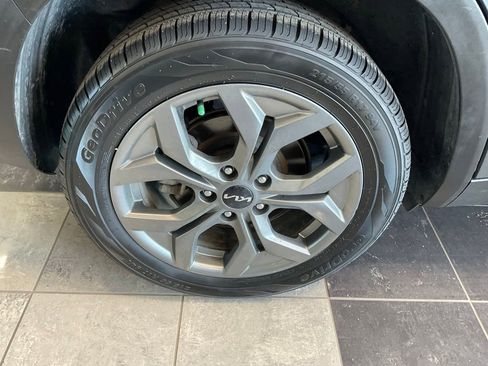 Used 2024 Kia Seltos S AWD/4WD image 6