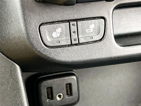 Used 2019 Chevrolet Colorado Z71 AWD/4WD image 21