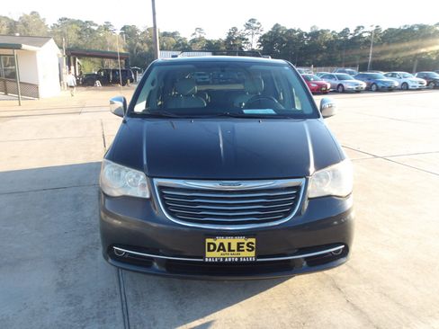 Used 2012 Chrysler Town & Country Touring-L w/ Trailer Tow Group image 3