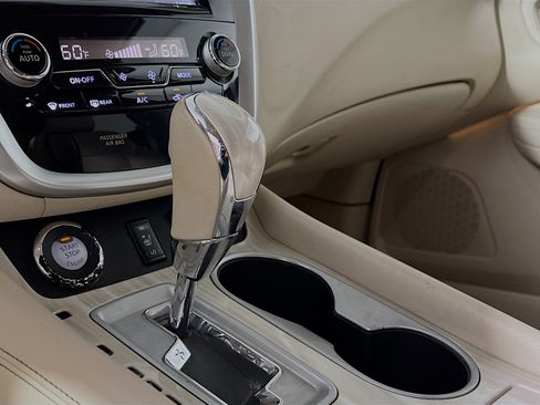 Used 2015 Nissan Murano SL FWD image 24