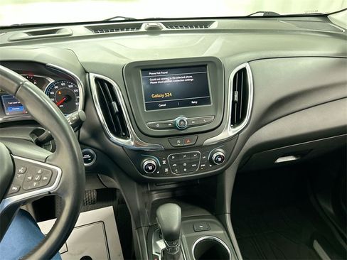 Used 2022 Chevrolet Equinox LT image 18
